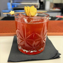 Carica l'immagine nel visualizzatore di Gallery, Diventa un Barman Esperto con il Nostro Corso di Cocktail!