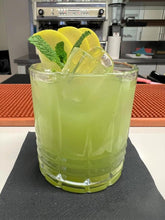 Carica l'immagine nel visualizzatore di Gallery, Diventa un Barman Esperto con il Nostro Corso di Cocktail!